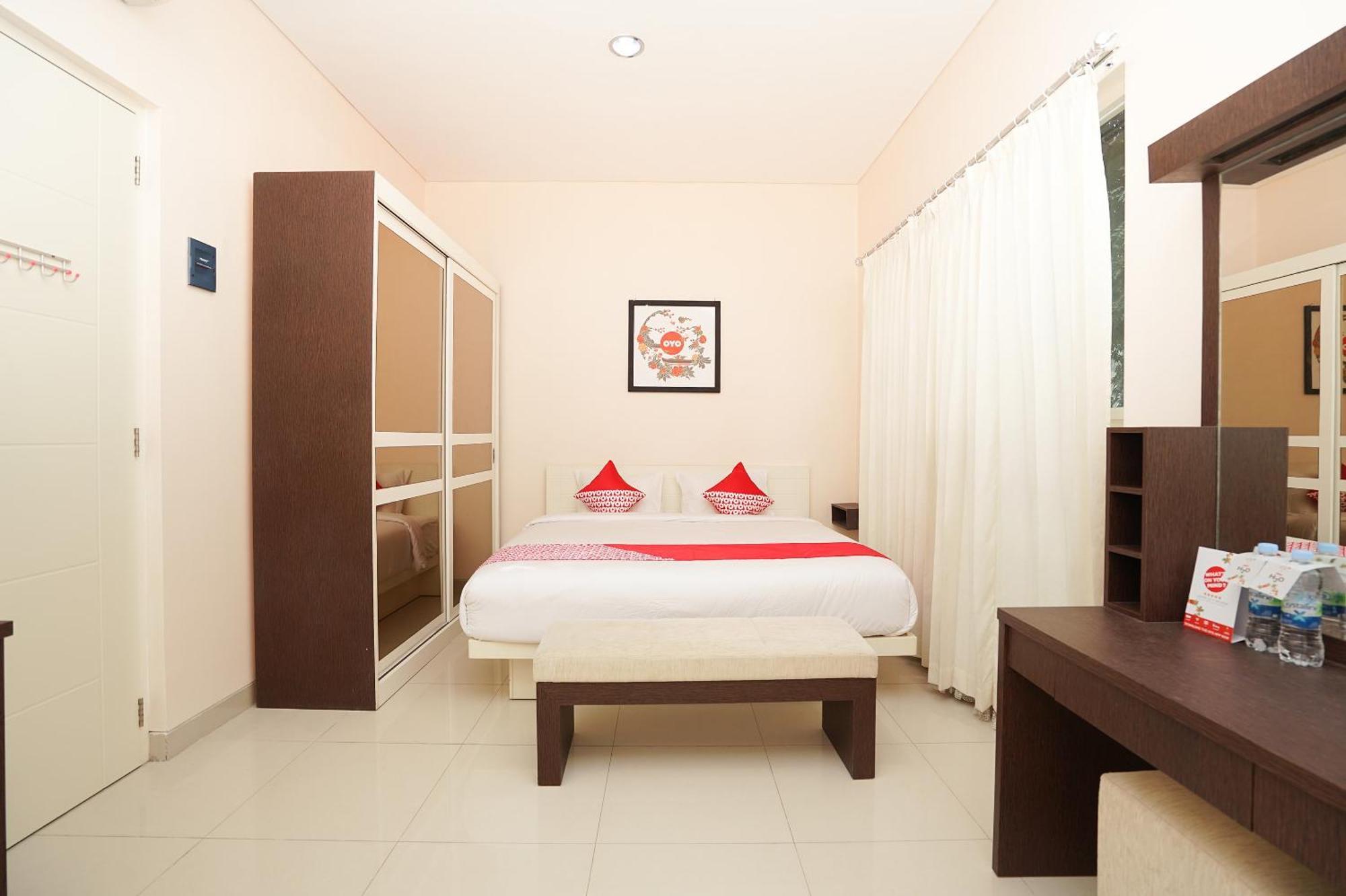 Oyo 782 Menjangan Residence At Citraland 1 Surabaya Exterior foto